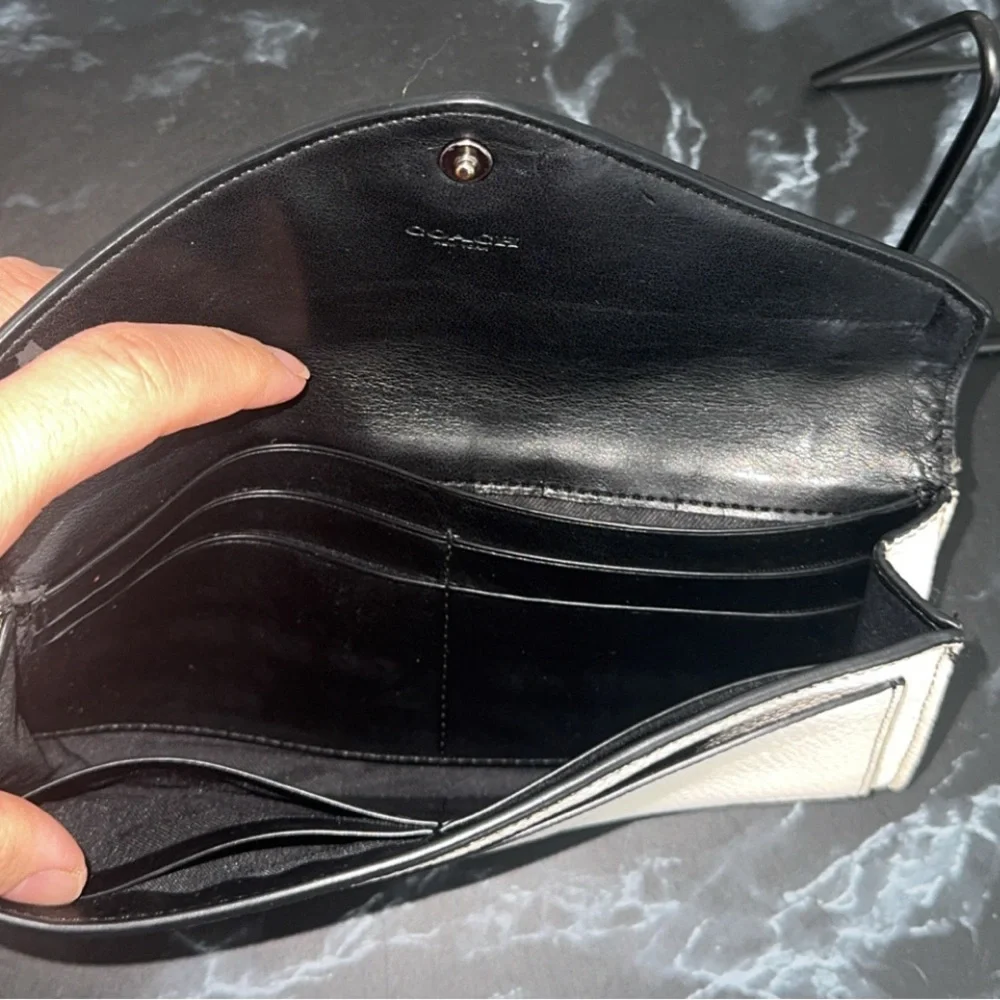 COACH STAR RIVETS CROSSGRAIN LEATHER ENVELOPE WALLET 59511 AUTHENTIC